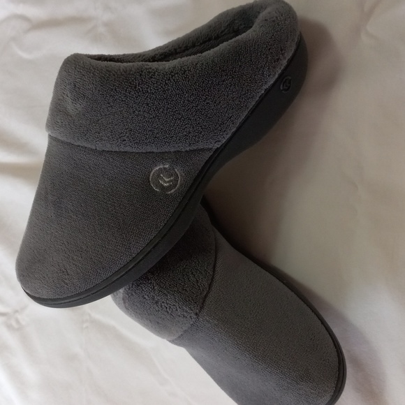 isotoner Shoes - Isotoner clog slippers